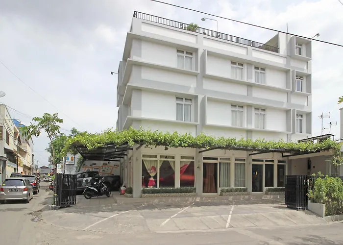 Reddoorz Near Solo Balapan Station Hotel